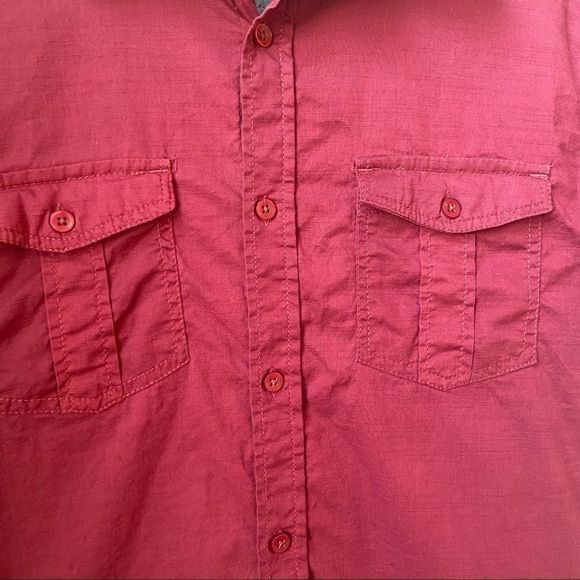 PD & C Maroon Button Down T-shirt Size Medium - Picture 2 of 8